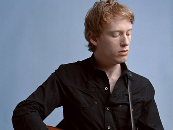 Teddy Thompson artist photo