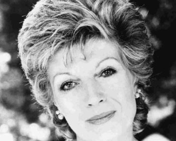 Rula Lenska artist photo