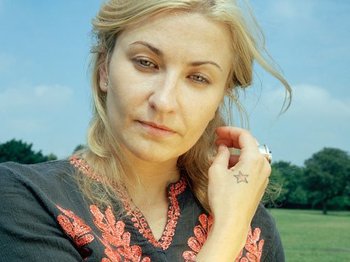 Shelly Poole artist photo