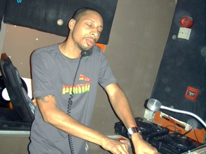 DJ Karizma artist photo