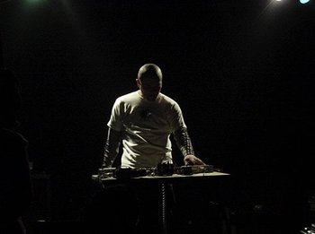 KK Null artist photo
