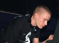 Fabriclive: DJ Pinch + Peverelist + Addison Groove + Shackleton + Dubkasm + MC Chunky + Goldie + Calibre + Lenzman + Jubei + CMX + DJ Digital + Flight + One 87 + MC GQ + MC AD + MC Lowqui + Loxy + Beneath + Guests picture