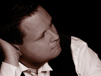 Paul Potts artist photo