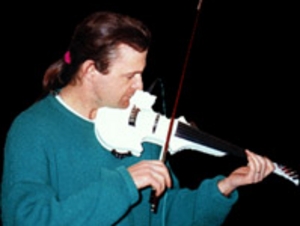 Chris Leslie artist photo