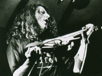 Gwyn Ashton Band artist photo