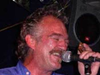 Simon 'Honeyboy' Hickling artist photo