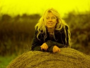 Caroline Lavelle artist photo