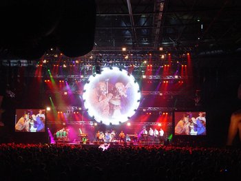 Ultimate Earth Wind & Fire artist photo
