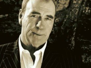 Finbar Furey artist photo