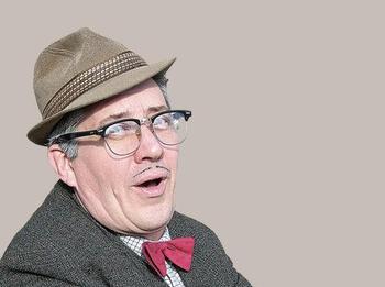 Count Arthur Strong artist photo