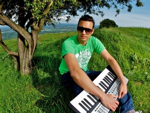 Aaron Jerome artist photo