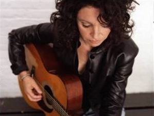 Lucy Kaplansky artist photo