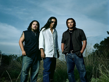 Los Lonely Boys artist photo