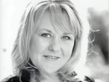 Wendi Peters artist photo