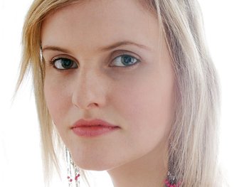 Laura Collins artist photo