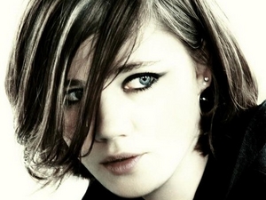 Rose Elinor Dougall artist photo