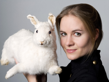Laura Solon artist photo