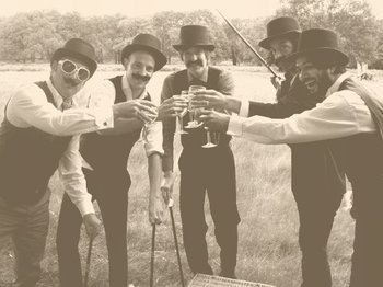 Helmholtz Resonators artist photo