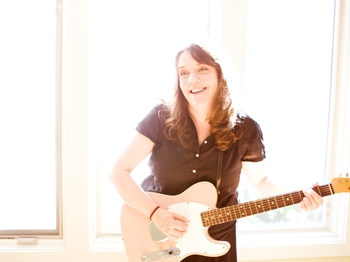 Lucy Wainwright Roche artist photo
