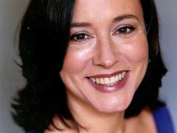 Arabella Weir artist photo