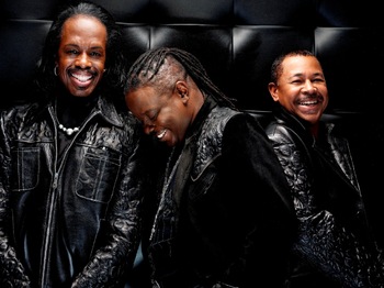 Earth Wind And Fire artist photo