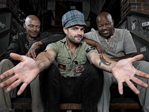 Xavier Rudd artist photo