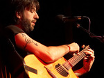 Jon Gomm artist photo