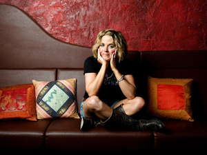 Amy Wadge artist photo