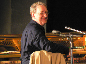 Steve Beresford artist photo