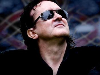 Wayne Hussey (The Mission) artist photo