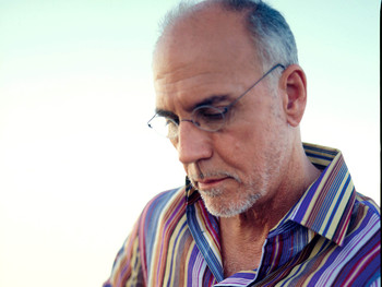 Larry Carlton artist photo