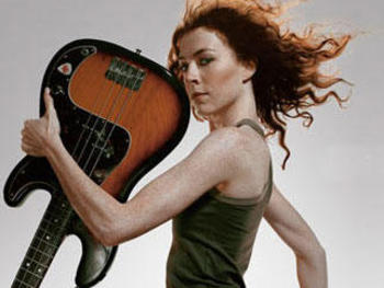 Melissa Auf der Maur artist photo