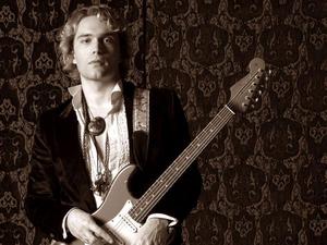 Philip Sayce artist photo