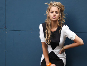 Alice Gold artist photo