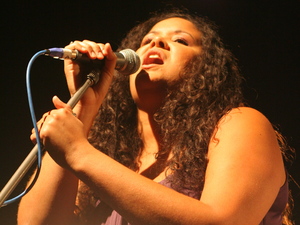 Kyla Brox artist photo