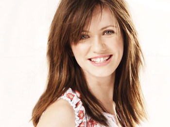 Faryl Smith artist photo