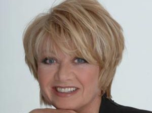 Elaine Paige artist photo