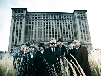 Flogging Molly artist photo