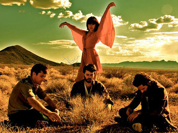 Howling Bells artist photo