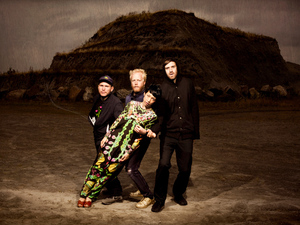 Little Dragon artist photo