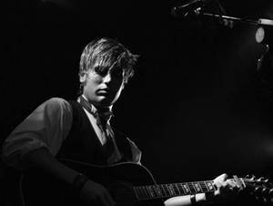 Charlie Simpson artist photo