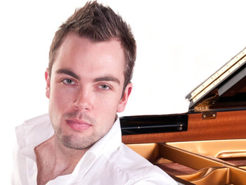 Nicholas McCarthy artist photo