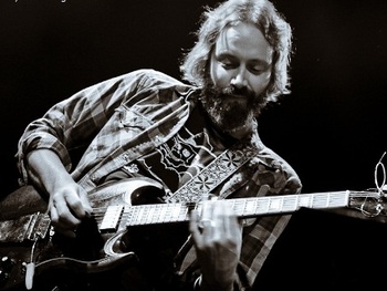 Neal Casal artist photo