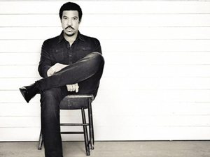 Lionel Richie artist photo