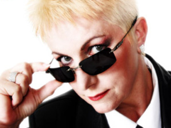 Claire Daniels is So Annie Lennox artist photo