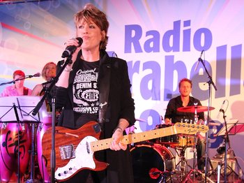 Katrina Leskanich artist photo