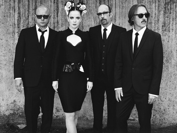 Garbage artist photo