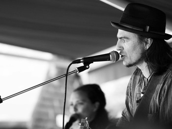 Ben Russell and The Charmers artist photo