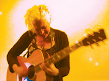 Kit Holmes artist photo