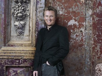 Aled Jones artist photo